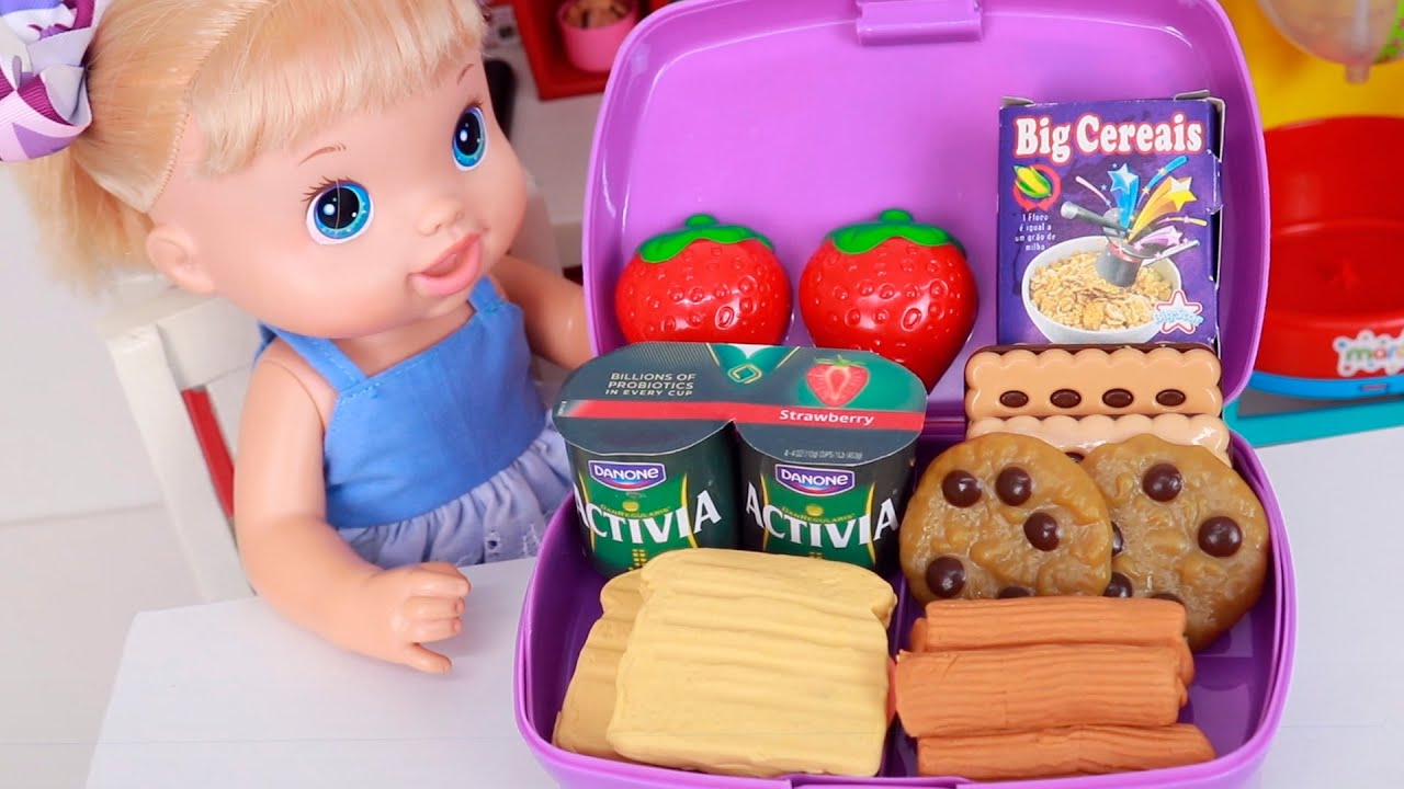 BABY ALIVE MONTA LANCHEIRA PARA A AULA EM CASA!