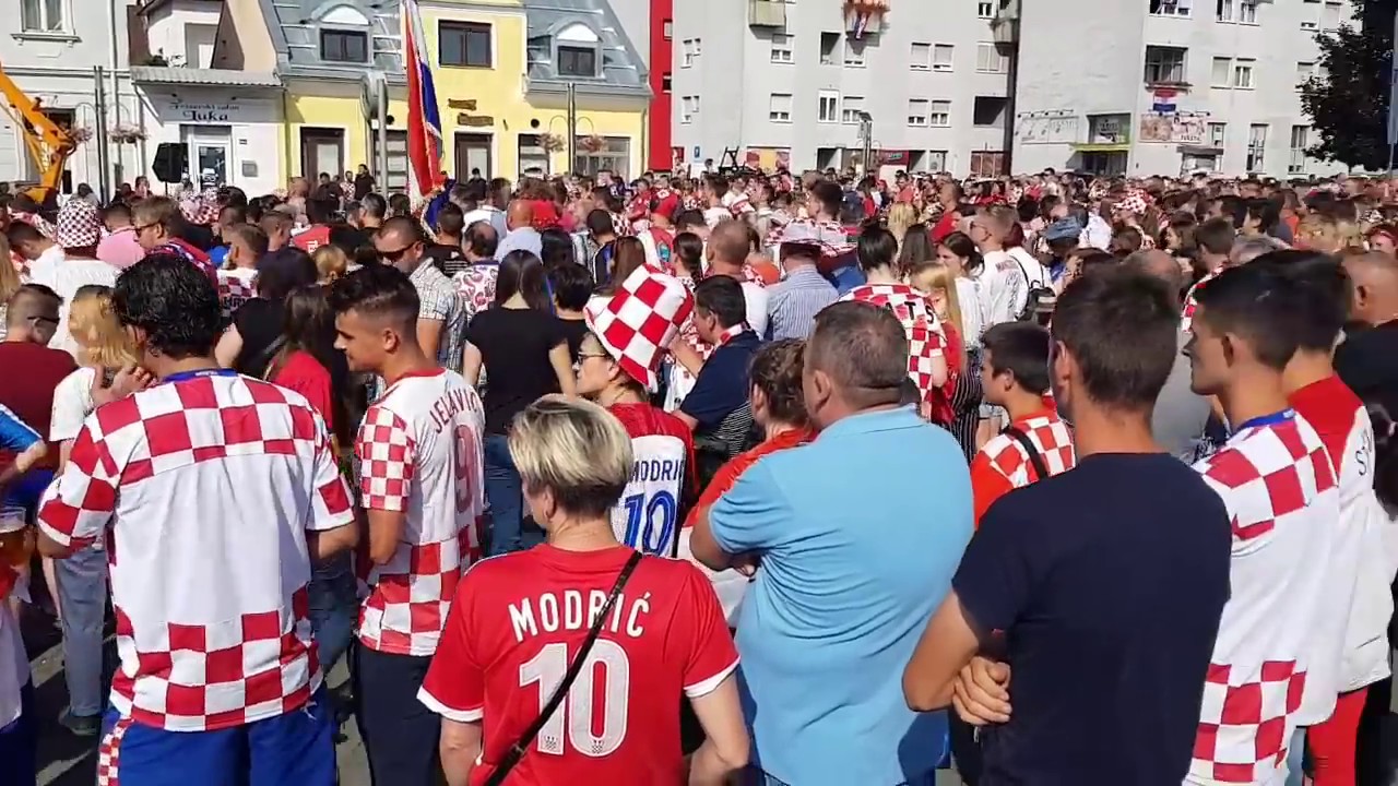 Gospić gledao Hrvatska - Francuska!!!