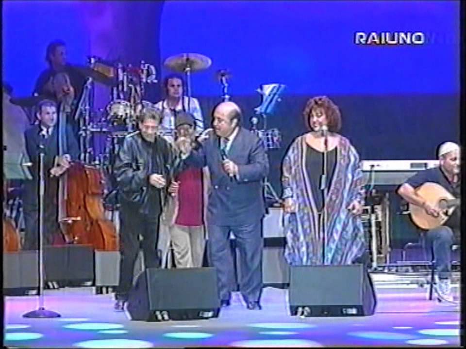 Nino D'Angelo con Lucio Dalla e Brunella Selo in Senza giacca e cravatta Live con orchestra