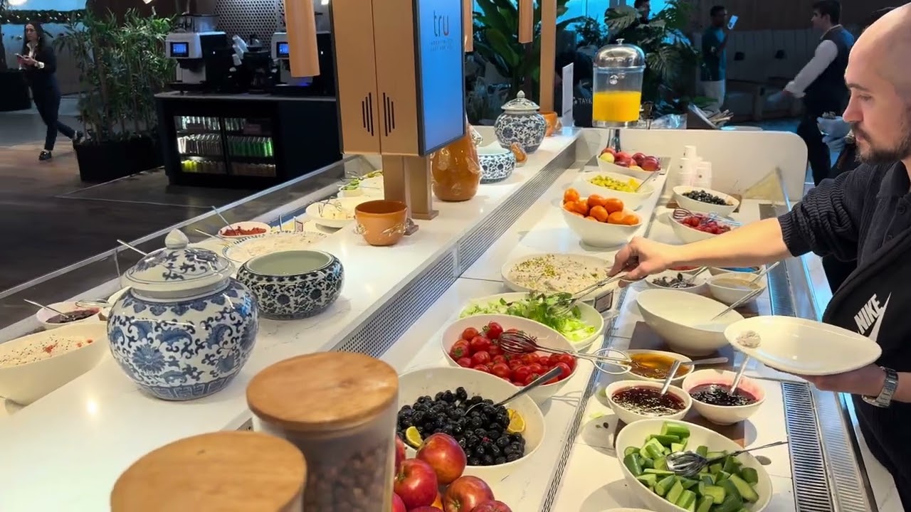 Istanbul Airport to Amman with Royal Jordanian Airlines Business Class, IGA Lounge