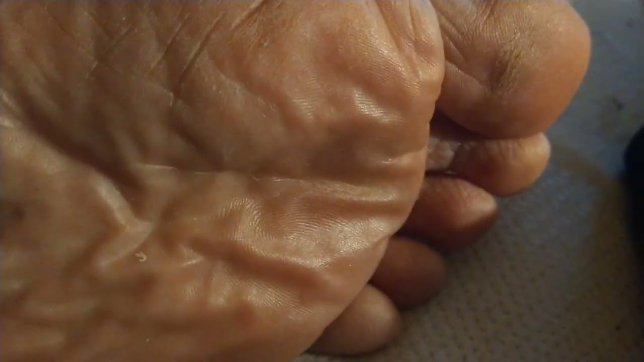 Milf mom thick wrinkled soles