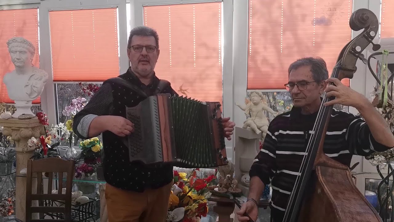 Erwin und Rumen - Hinterm Hühnerstall