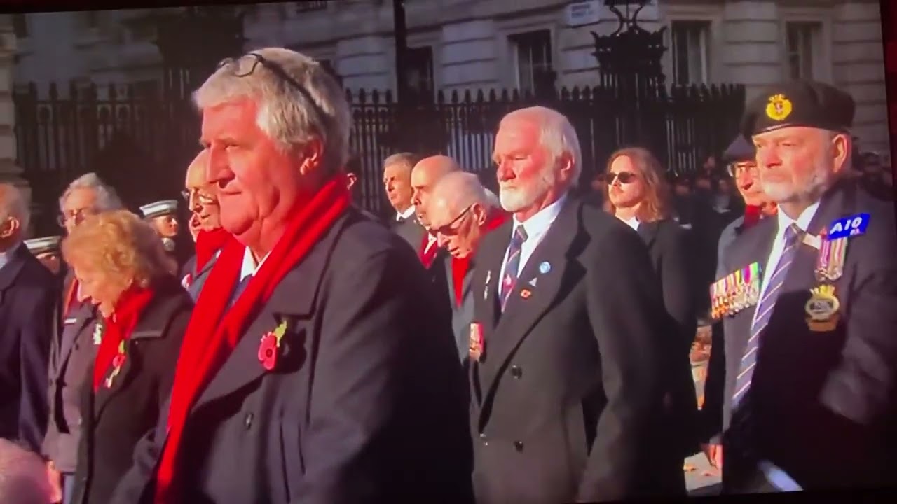 Кенотаф, Лондон, шествие, парад в воскресенье, 9 ноября 2025 г. Мы будем помнить их.