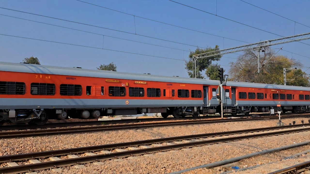 3rd Rake - 14661 Barmer Jammu Tawi Shalimar Malani Express With LHB Coaches Departing Bandikui JN.