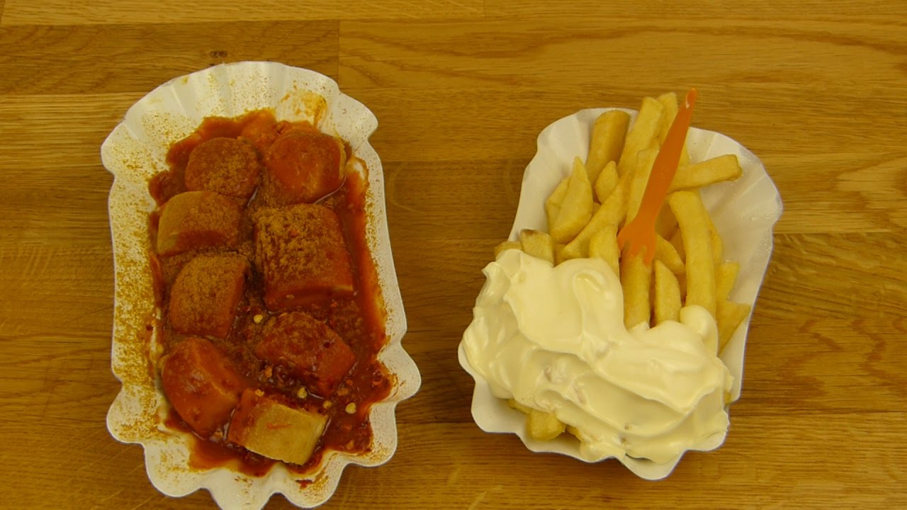 Curry At The Wall - Berliner Currywurst | Fries | MAYO | Coke Zero