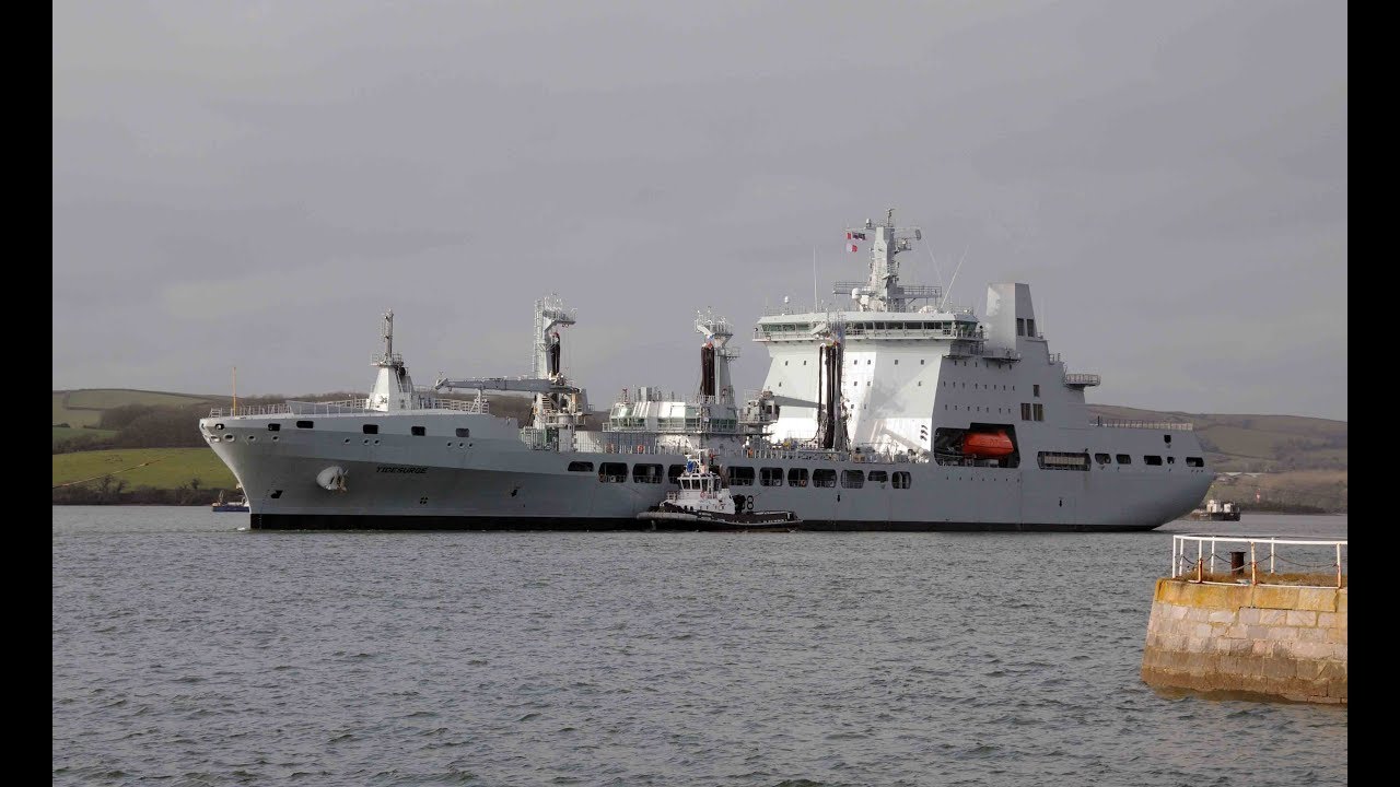 RFA TIDESURGE A138 LEAVES DEVONPORT NAVAL BASE AT MUTTON COVE - 13th February 2019
