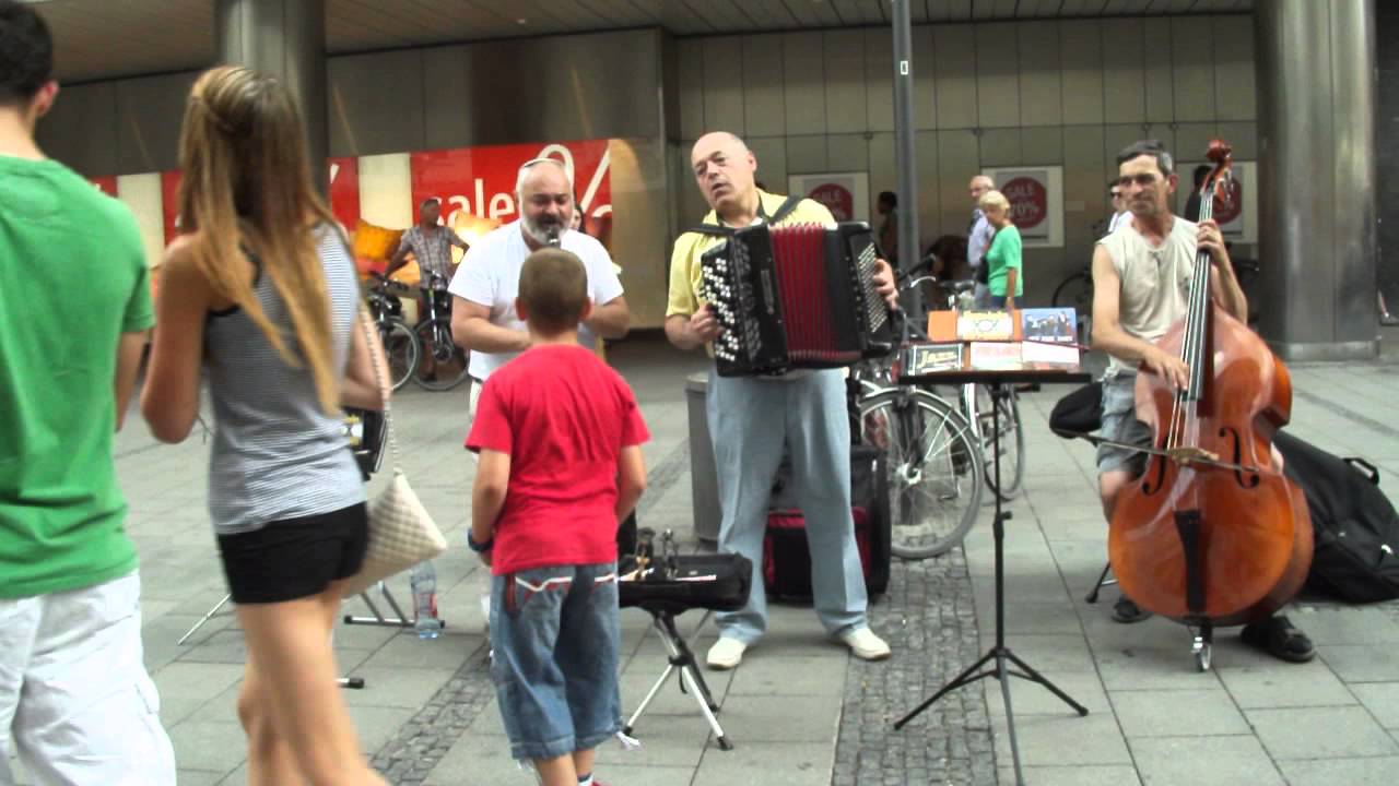 Jewish music on the street in Munich