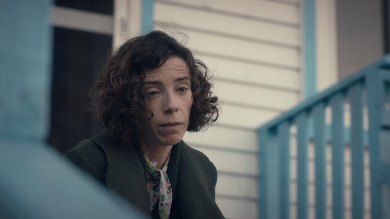 قصة حقيقية مؤثرة تهز القلوب | ملخص فيلم مودي Maudie – قصة حب ونجاح رغم الألم
