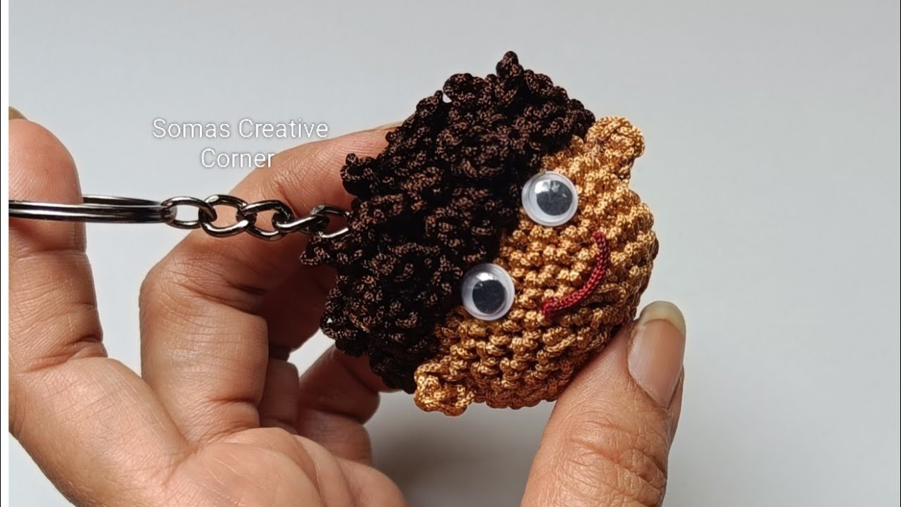 Crochet doll head amigurumi keychain - easy tutorial || Crochet doll keychain || Crochet keychain 