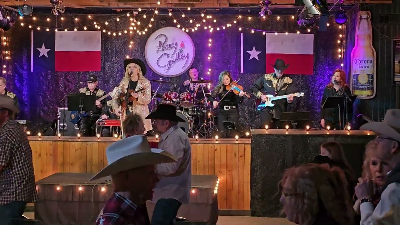 Mackynsie McKedy singing 