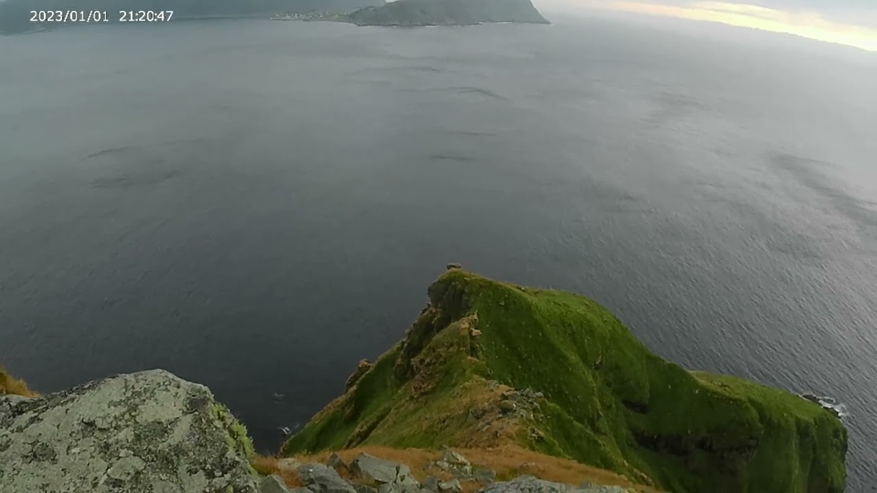 Relaxing Puffin Island Visit in 4k &ndash; Runde Island Nature, Wildlife, and Chill Music for Meditation