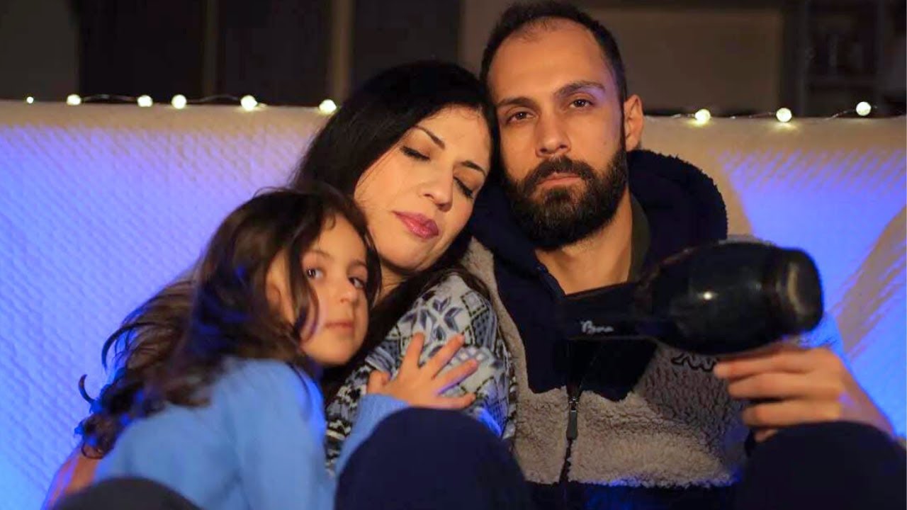 Relaxation and Color with the Hairdryer for this Family [NO MIDDLE ADS]