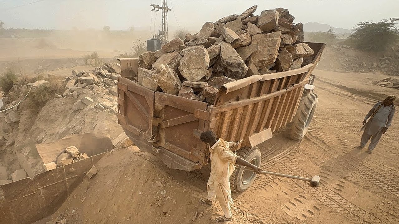 &ldquo;Big Rock Crusher Machine: Crushing Giants with Extreme Power #stonecrusher