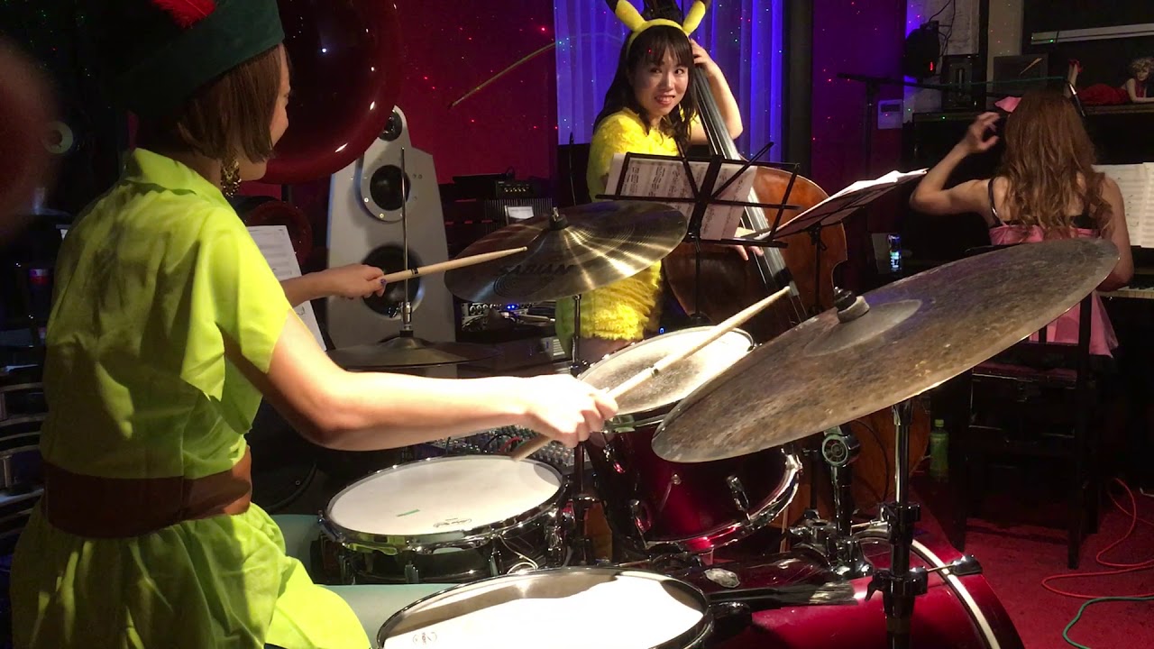 高木里代子トリオ at 音吉MEG ハロウインナイト／高木里代子（p)  程嶋日奈子（b) 西川彩織(ds) jazz ジャズ