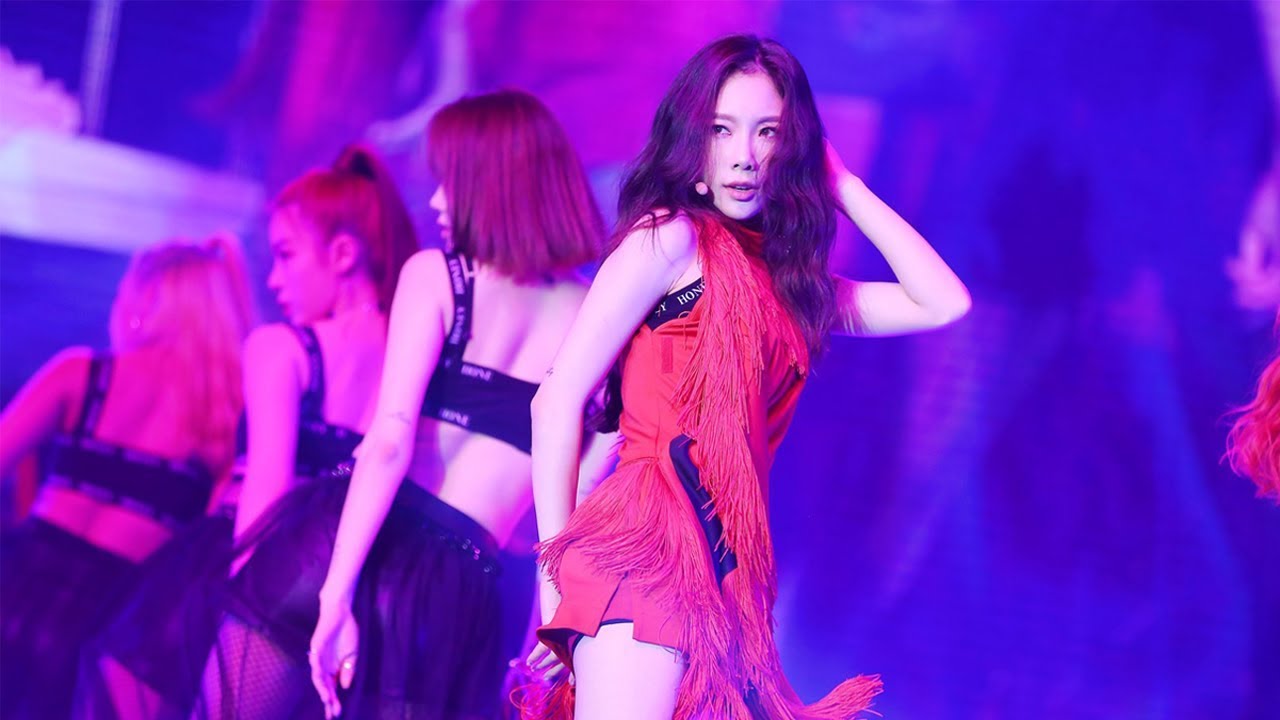 TAEYEON - Love You Like Crazy ( 's... Taeyeon Concert in Seoul ) Full HD 1080P