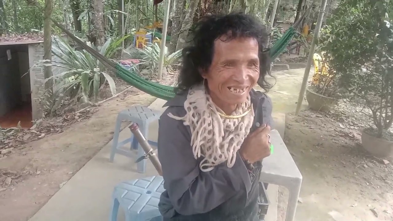 Chú inh đi tìm em hương ở tuần giáo không thấy em hương đau