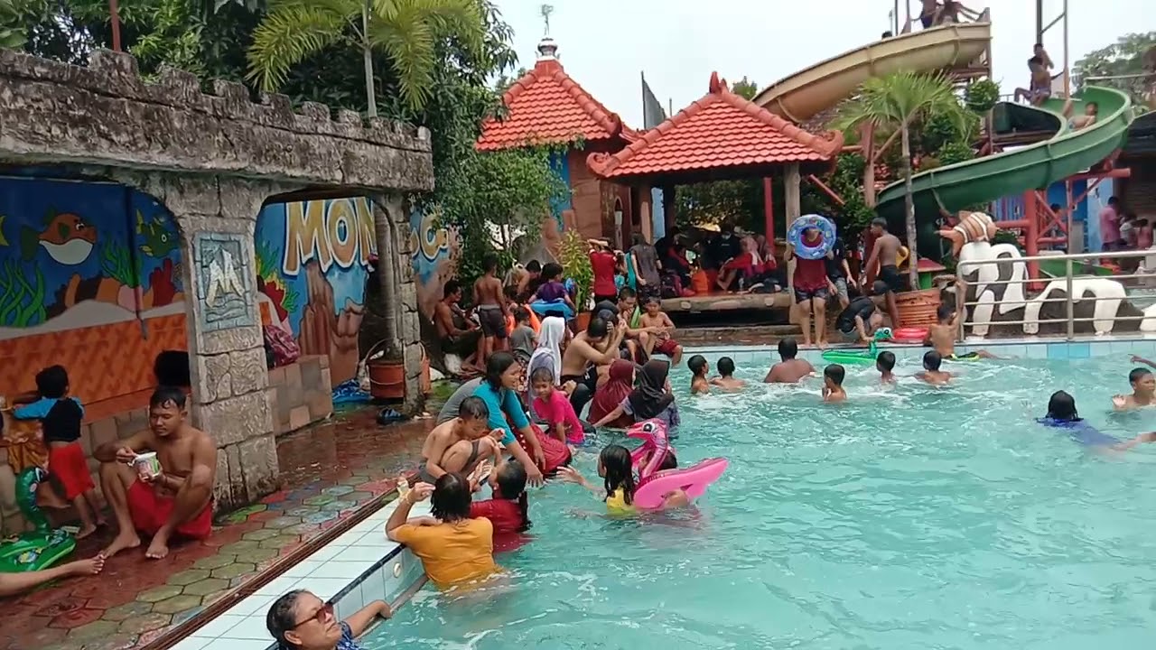 aktivitas hari minggu di kolam renang monica sangat seru