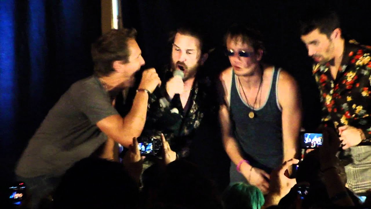Sebastian Roché Singing Summer Lovin' - Supernatural Convention in Vancouver 2011 (HD)