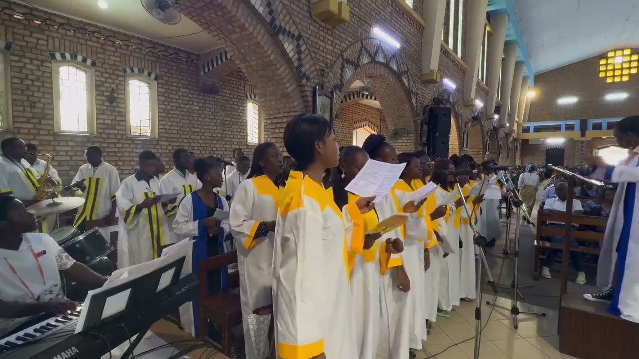 Biloko Tozui (Messe d'aurevoir du Curé Aimé LUSAMBO, Paroisse Saint François de Sales)
