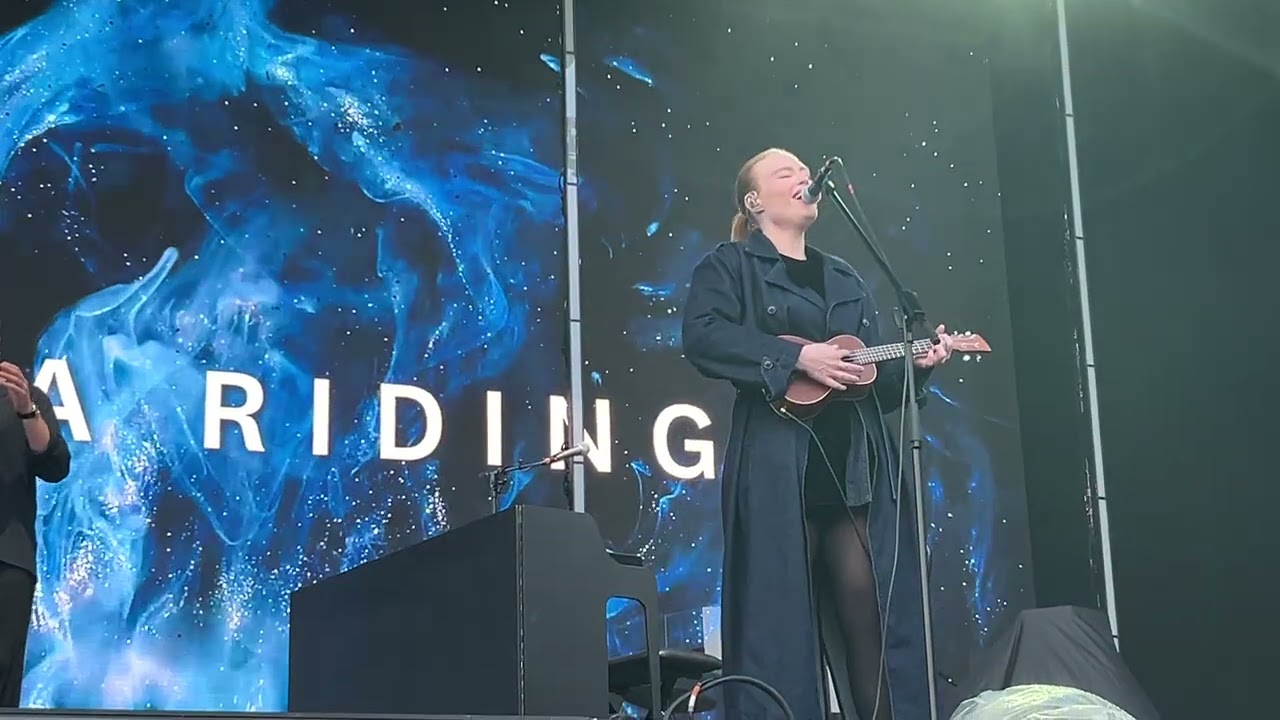 FREYA RIDINGS - Dancing In The Kitchen