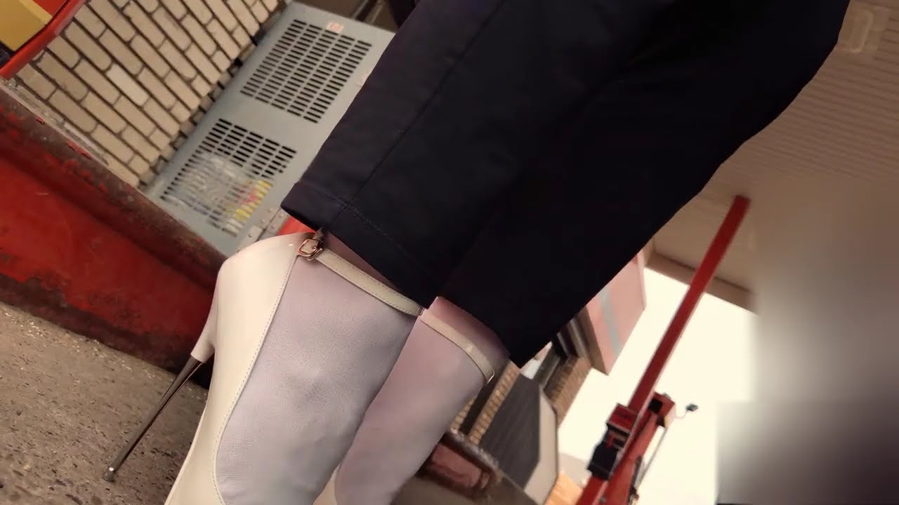6 inch stiletto heels outdoors
