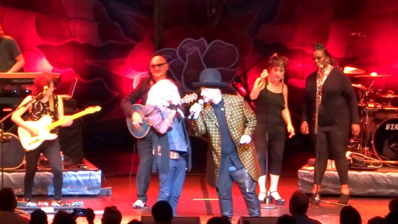 Cyndi Lauper and Boy George - Girls Wanna Have Fun
