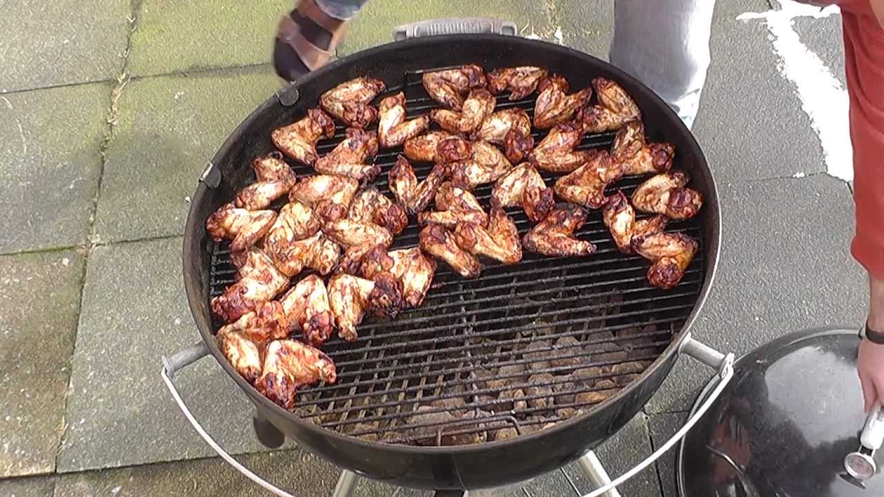 Chicken Wings on the Weber kettle grill