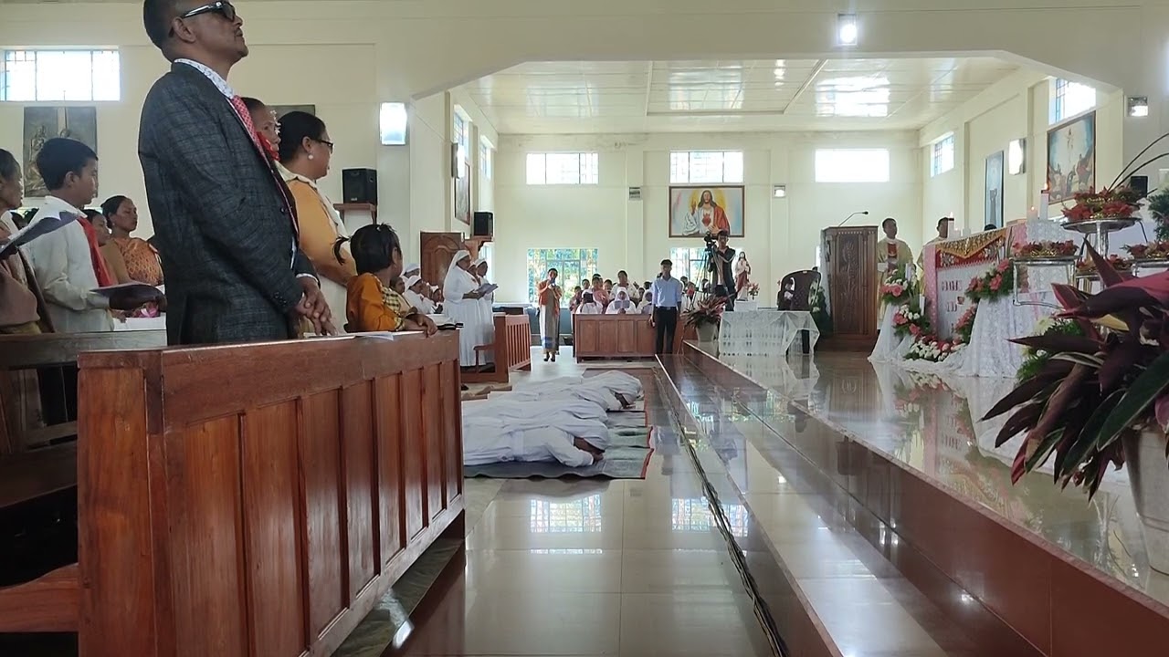 Jingsmai banyngkong|Medical sister of St.Joseph Little Flower|Ha Nongstoin Diocese|Parish Nonbah🙏🙏🙏