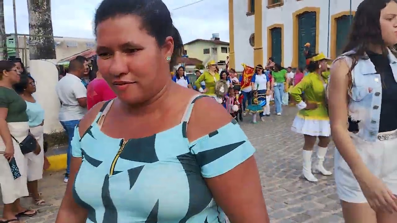 Desfile cívico da Creche Nair Lopes, em Rio Formoso.