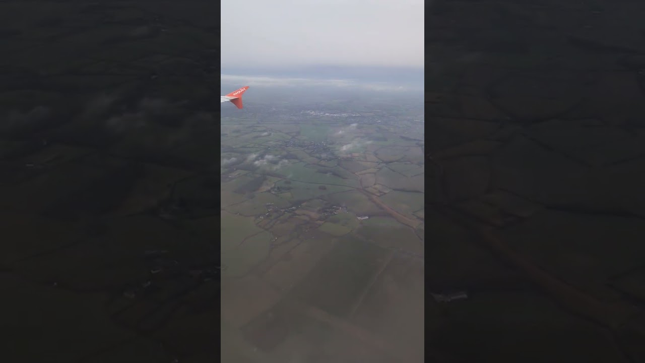 Plane landing into Luton from Belfast