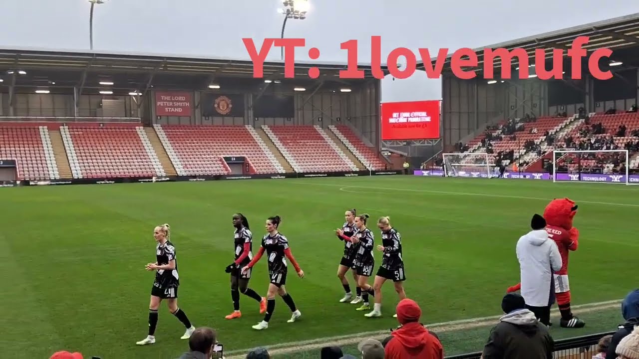 United players finished warm up - Manchester United Women v Burnley Women - FA Cup 18jan2026