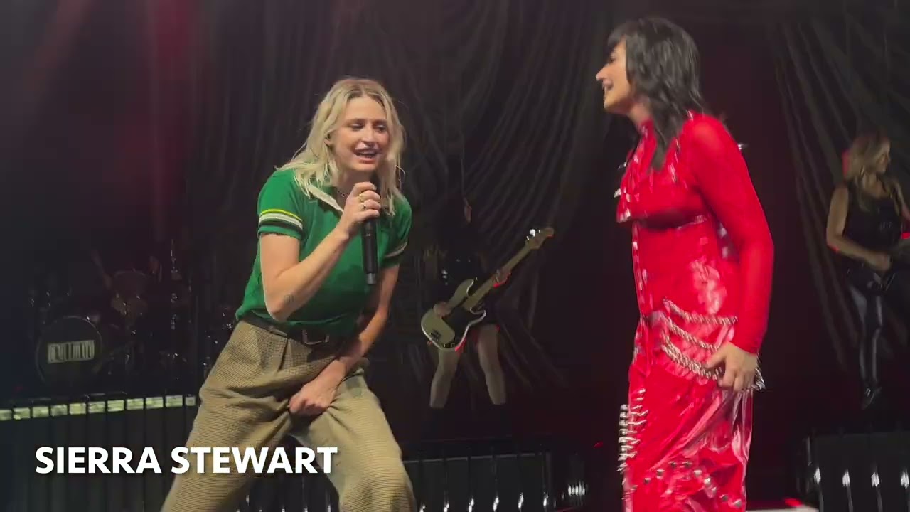 Demi Lovato and Dead Sara - Help me - First ever performance FRONT ROW Sacramento 9/22/22