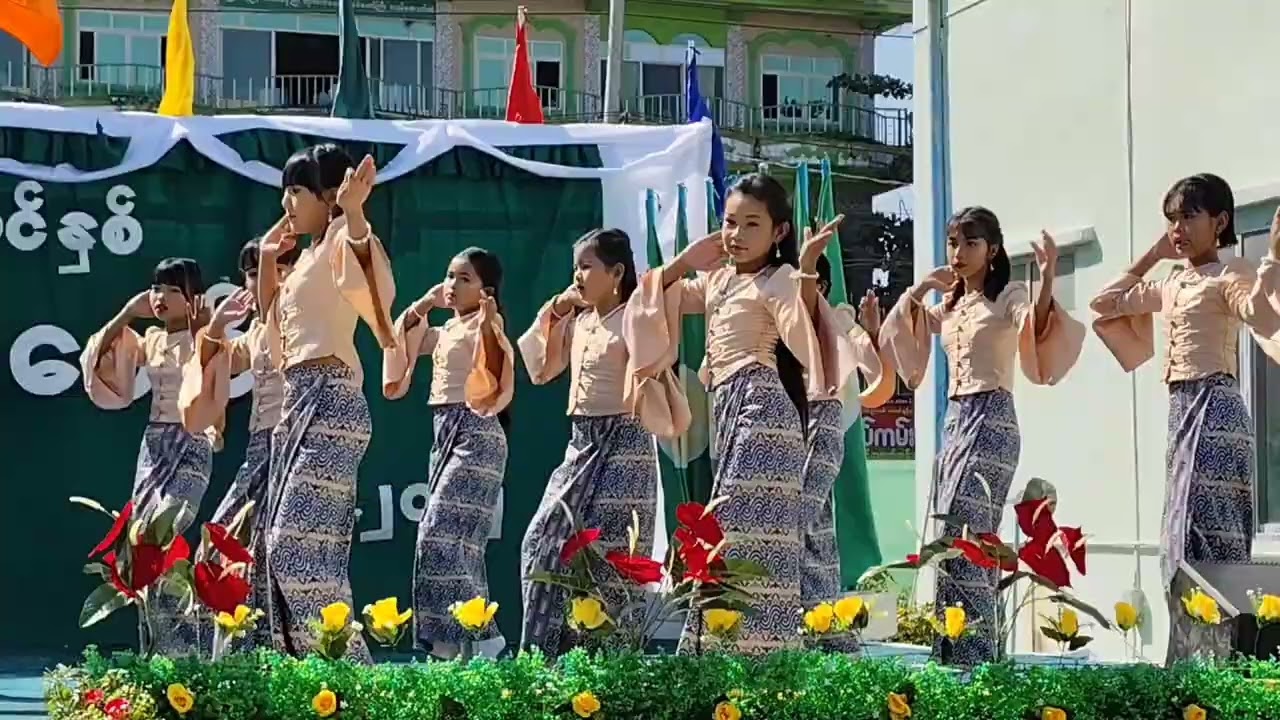 ပန်းကမ္ဘာမျှော်စင် ၊ အ.ထ.က(၅) ၊ ဒဂုံဆိပ်ကမ်း ၊ ကျောင်းသူလေးများ ကပြဖျော်ဖြေမှု