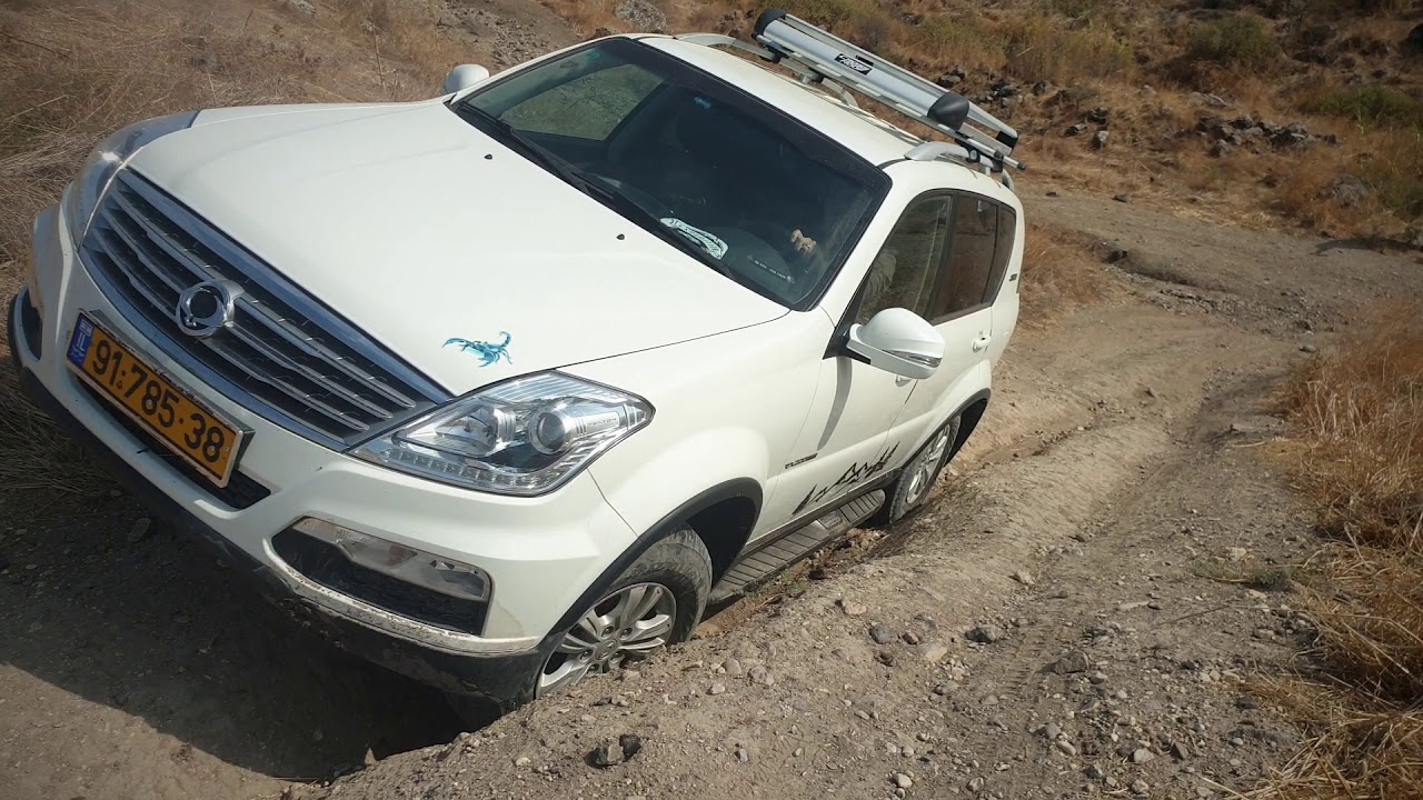 SsangYong Rexton W off road test