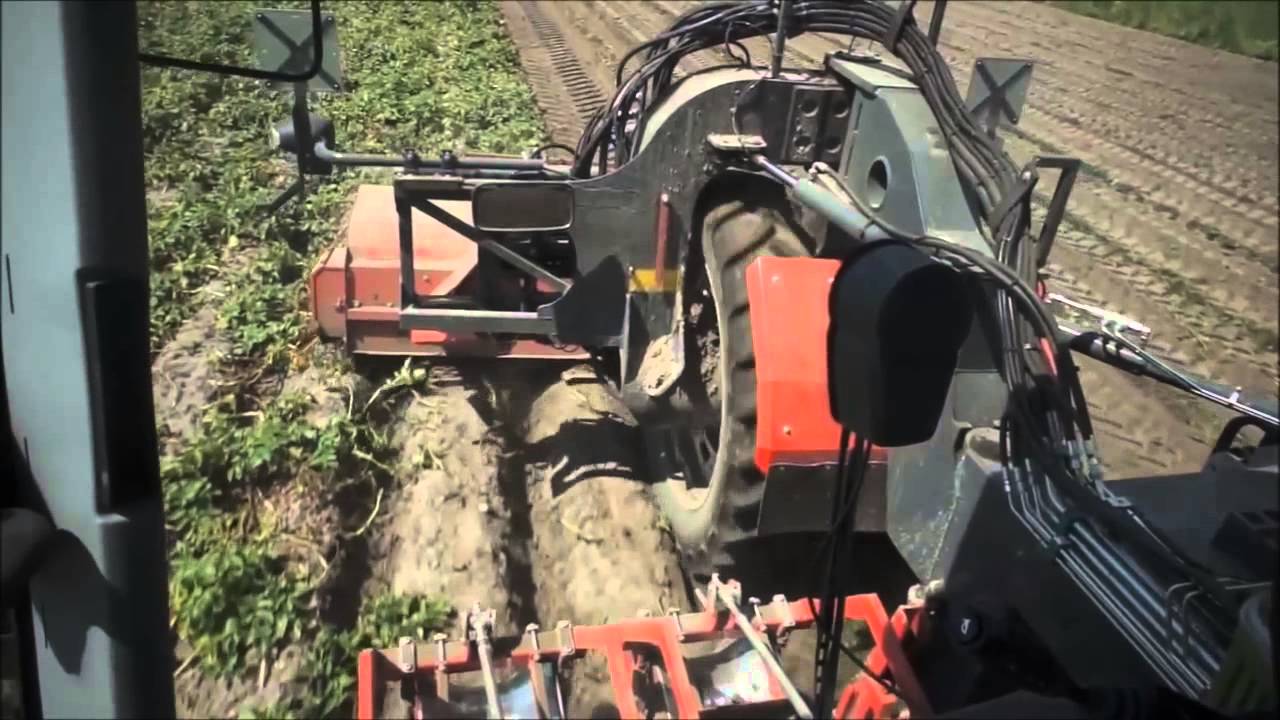 APH Group Field equipment: Dewulf RA3060
