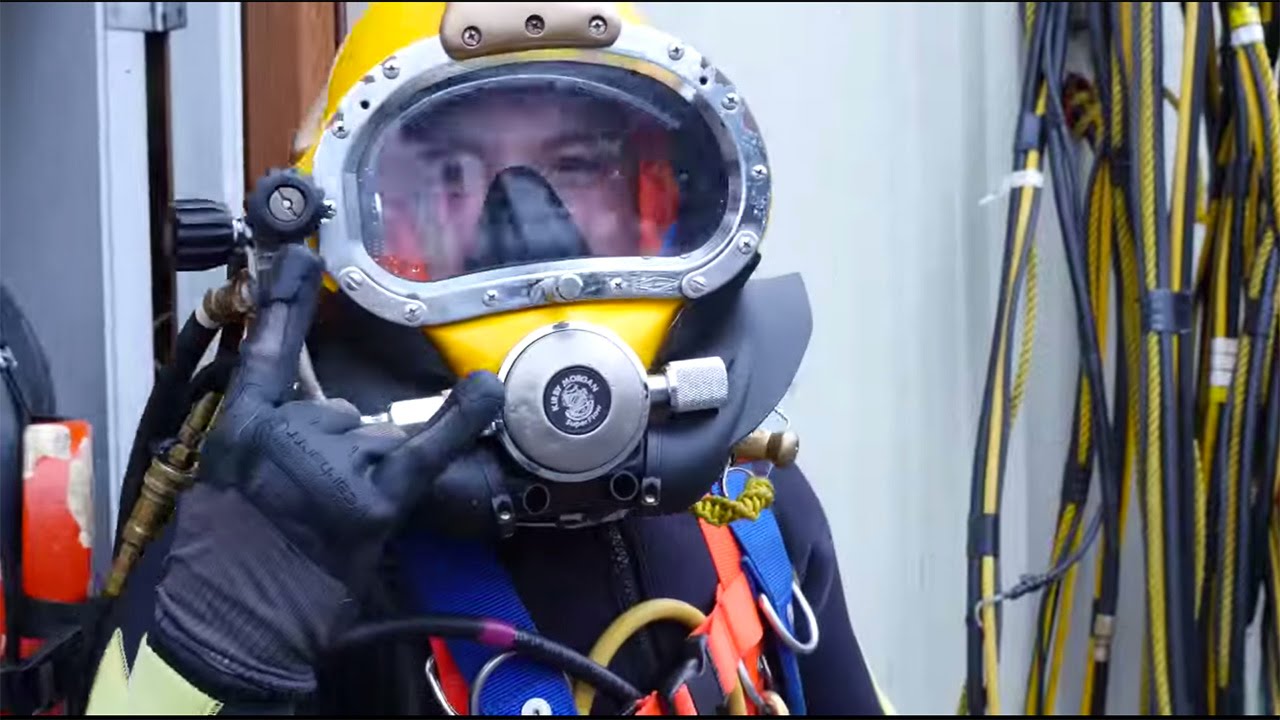 Commercial Diving Salvage - See The Wreck Come Up