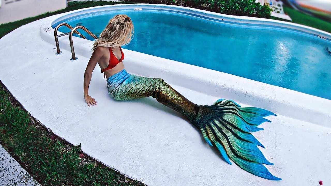 Unboxing my FIRST MERMAID TAIL | Finfolk Golden Giza Review