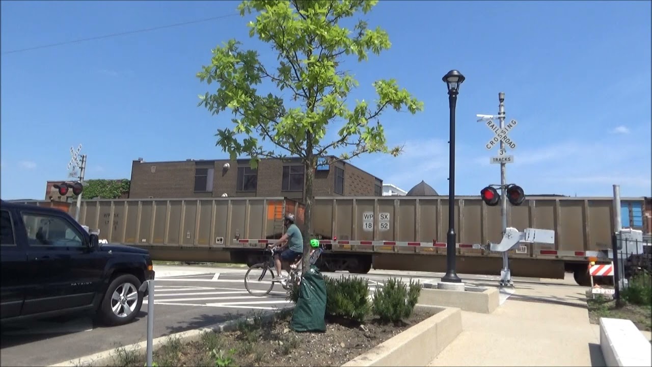 Hale Street Railroad Crossing, Wheaton, IL