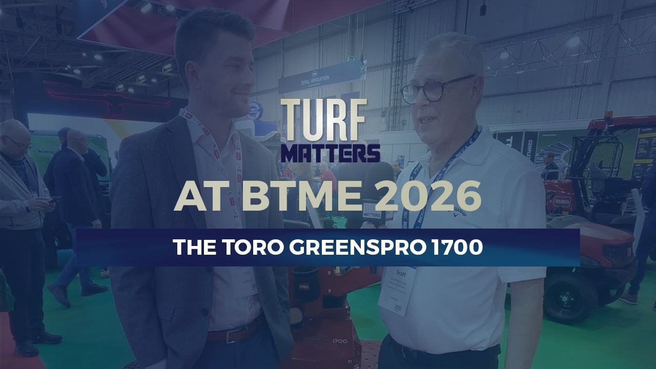 The Toro GreensPro® 1700 Electric Greens Roller