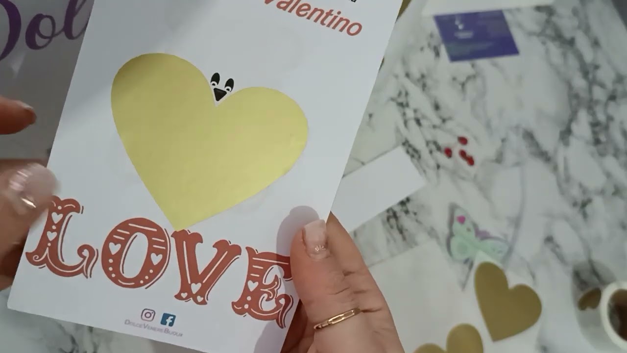 Cuori dorati gratta e vinci e grafica personalizzata 