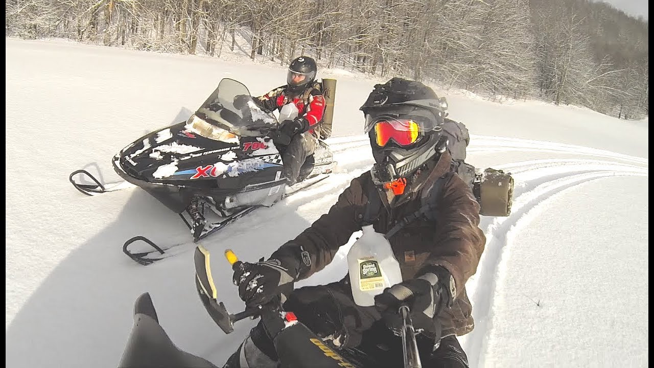 OUR CRAZY SNOWMOBILE CAMPING ADVENTURE !!!