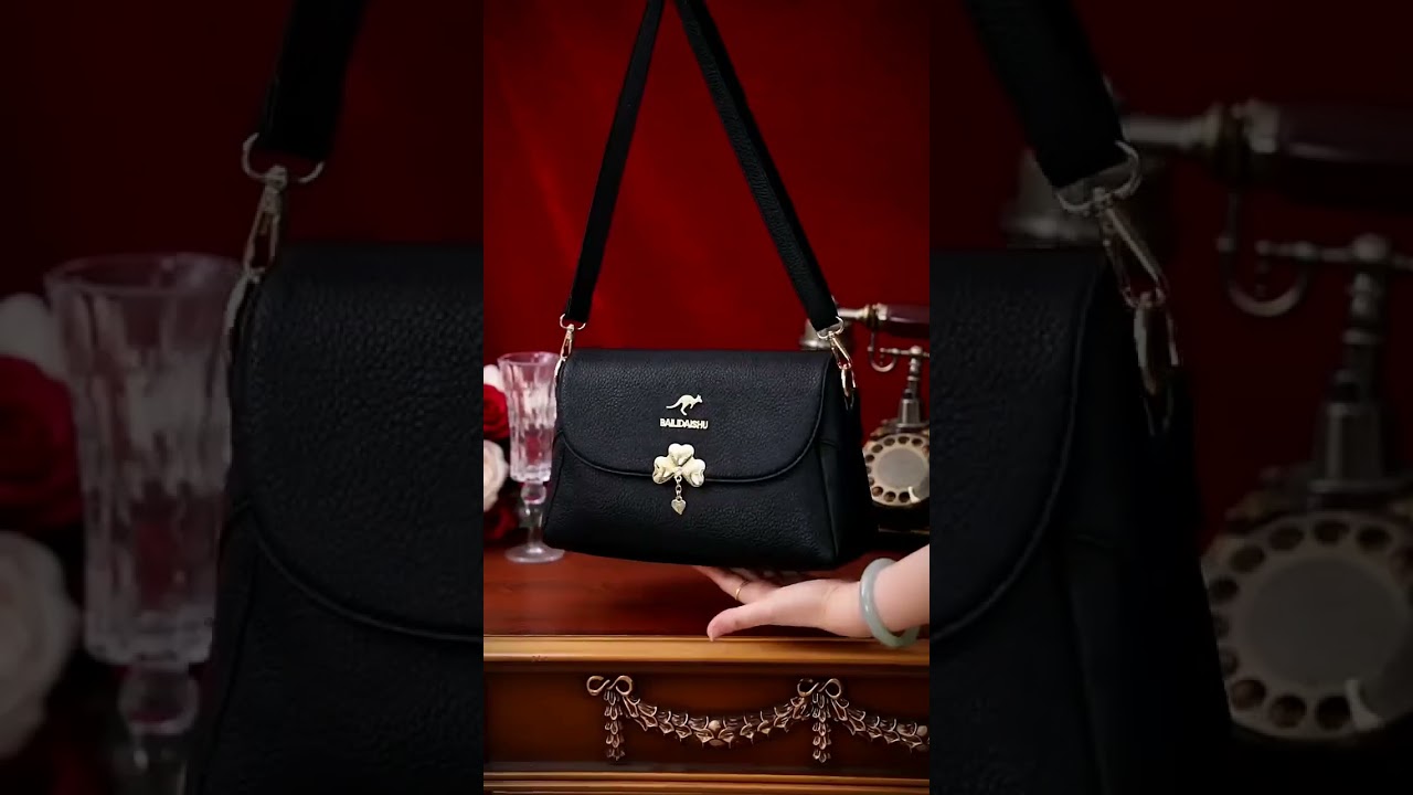 wow beautiful women purse 
