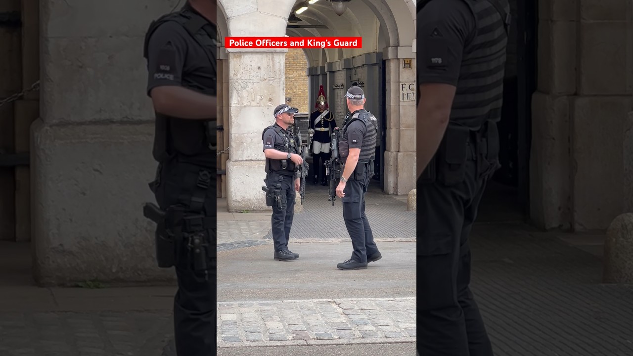 Police Officers and King&rsquo;s Guard (Blues and Royals) #kingsguard #horseguardsparade #londonwalk