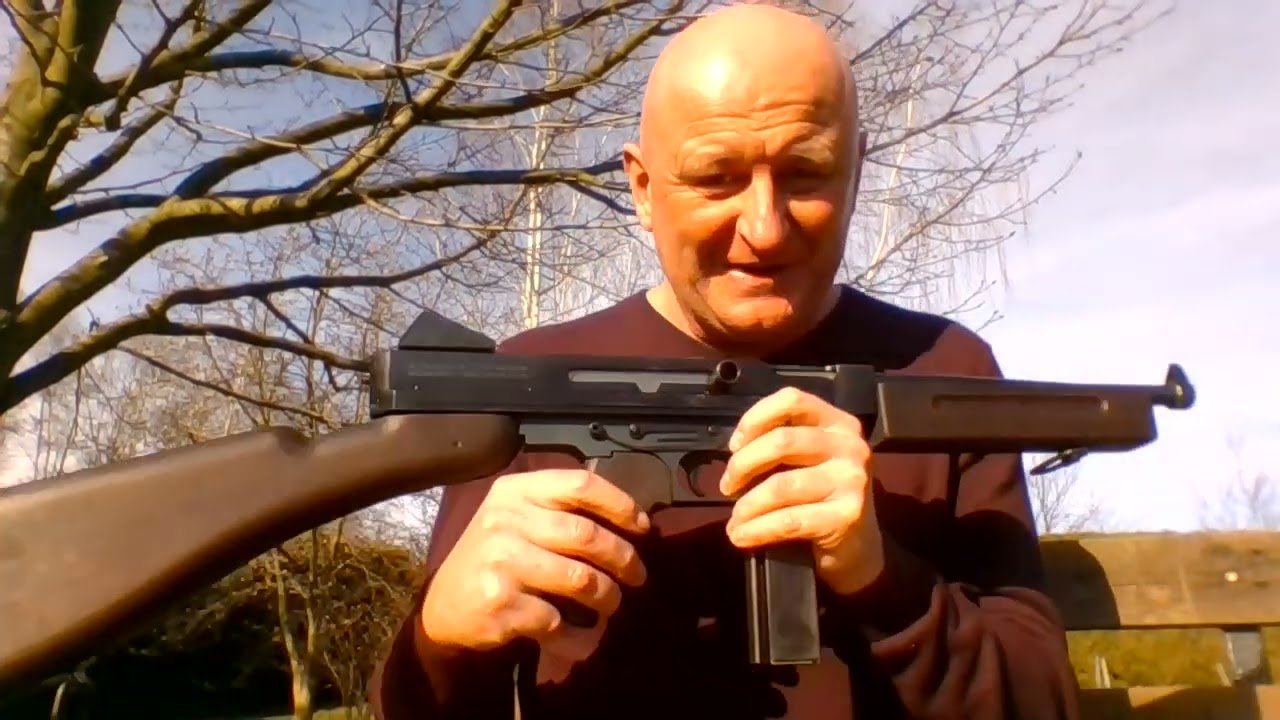 Replika Thompson M1A1 LoperatoR vs Thompson 1928 Denix