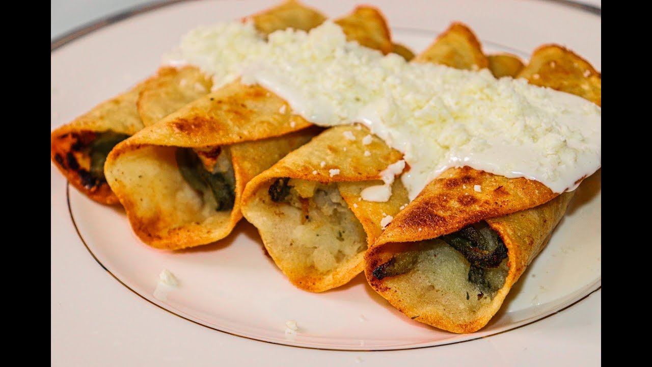 Tacos Dorados de Papa con Rajas//Subtitles in English