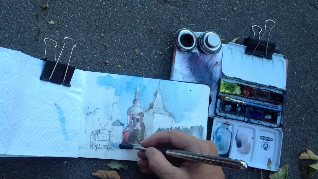 Городской набросок акварелью: вид на монастырь с московской улицы