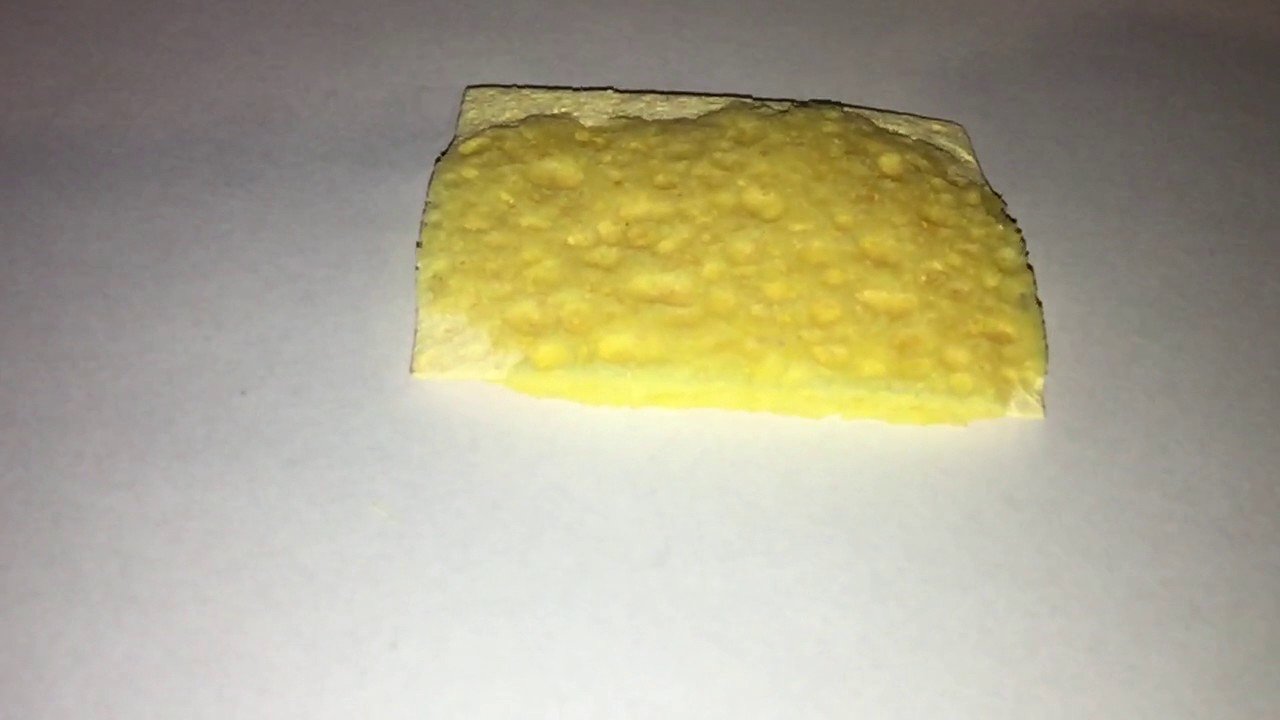 Forraszt&oacute; p&aacute;ka tiszt&iacute;t&oacute; szivacs + v&iacute;z - slow motion