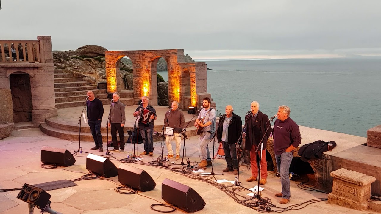 Fisherman's Friends @ The Minack Theatre. No hopers, jokers  & rogues.