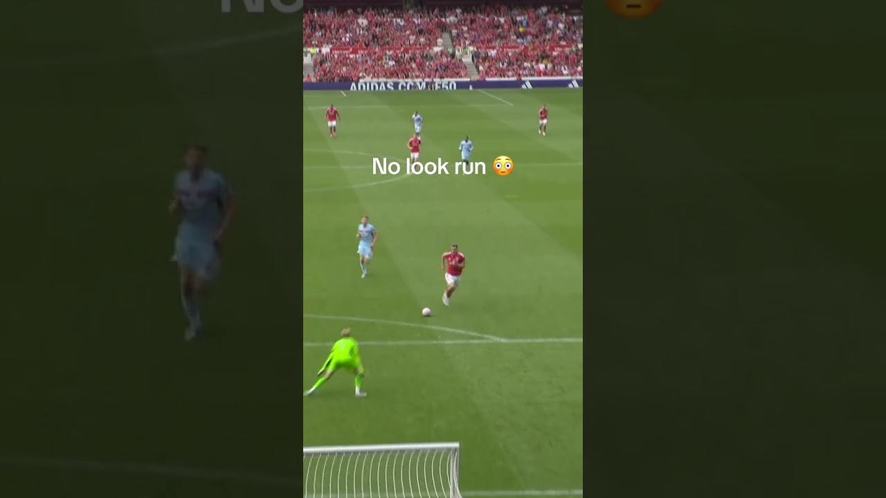Elliot Anderson pass to Chris Wood is glorious.#premierleague #football #sports #soccer #skills