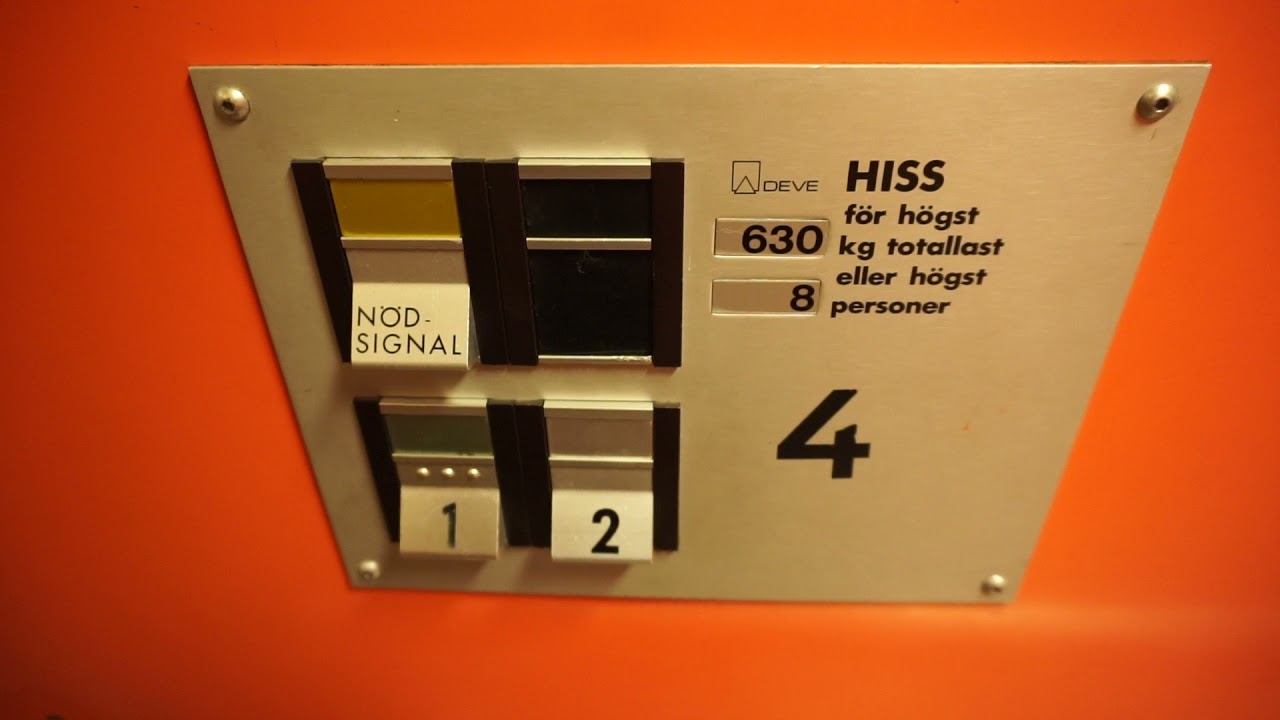 1980's DEVE Holeless Hydraulic Elevator @ Visby Hamnterminalen, Visby, Gotland, Sweden.